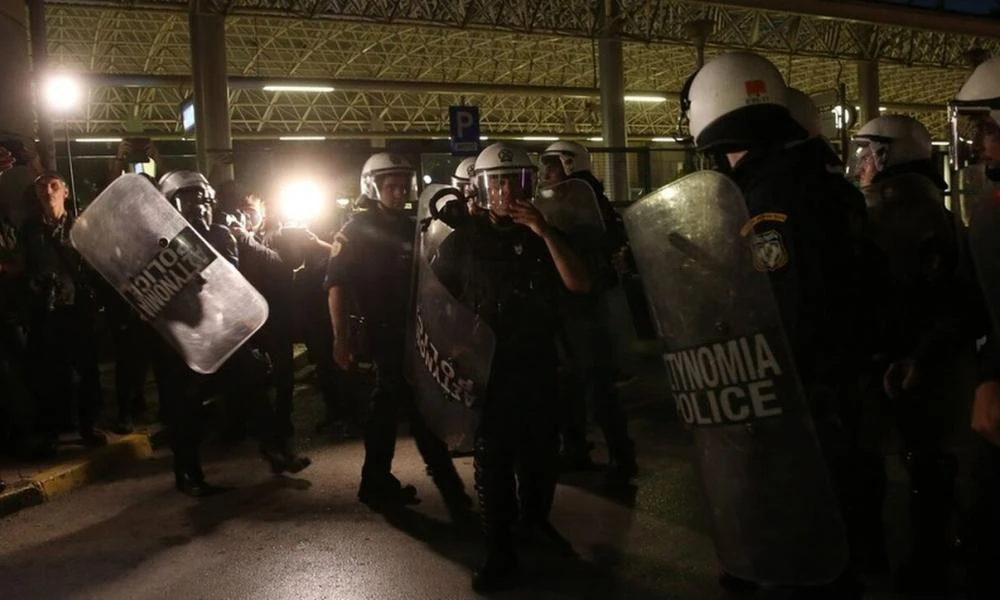 Ελεύθεροι οι συλληφθέντες των επεισοδίων στους σταθμούς του ΗΣΑΠ «Βικτώρια» και «Μοναστηράκι»
